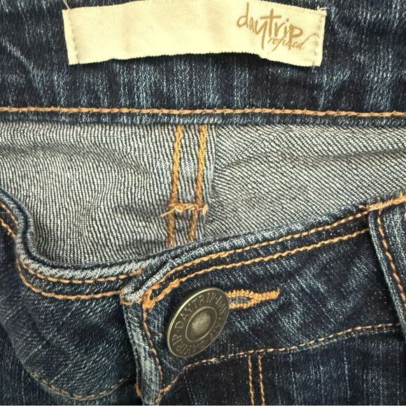 Daytrip Lynx Ankle Straight Distressed Jeans Size 25 Extra Stylish Worn Look - Picture 4 of 6